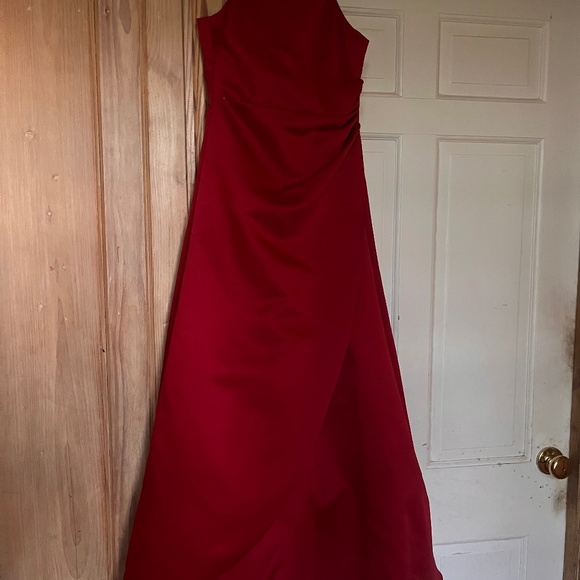 David’s bridal formal dress - Picture 1 of 3